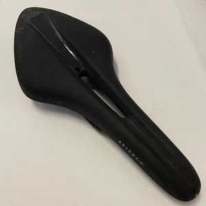 Fizik Arione R1 Carbon Saddle w/ Carbon Rails - Picture 1 of 7