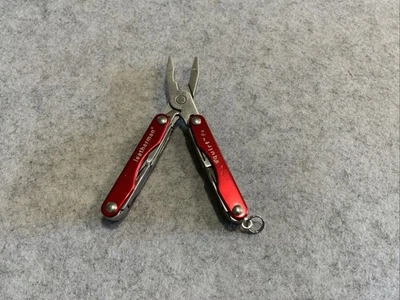 Alicates multiherramienta Leatherman Squirt P4 rojo cuchillo archivo Philips muy limpio Foto 1 de 4