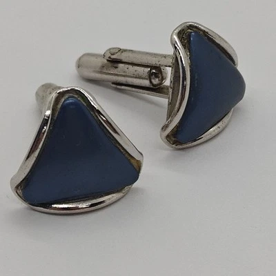Gemelos vintage azul triangular tono plata 3/4" Foto 1 de 4
