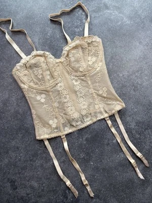Brand New Elegant Beige Nude Lace Basque Corset with Suspender Straps D to G Cup - Image 1 of 4