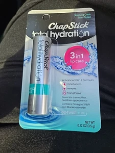 ChapStick Total Hydration 3 in 1 Balsamo Lenitivo Oasi Labbra Rinnova Trasforma - Foto 1 di 5