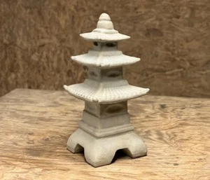 Pagoda One Piece Figurine Stone Lantern for Garden Statue Outdoor Ornament "18 - Picture 1 of 11