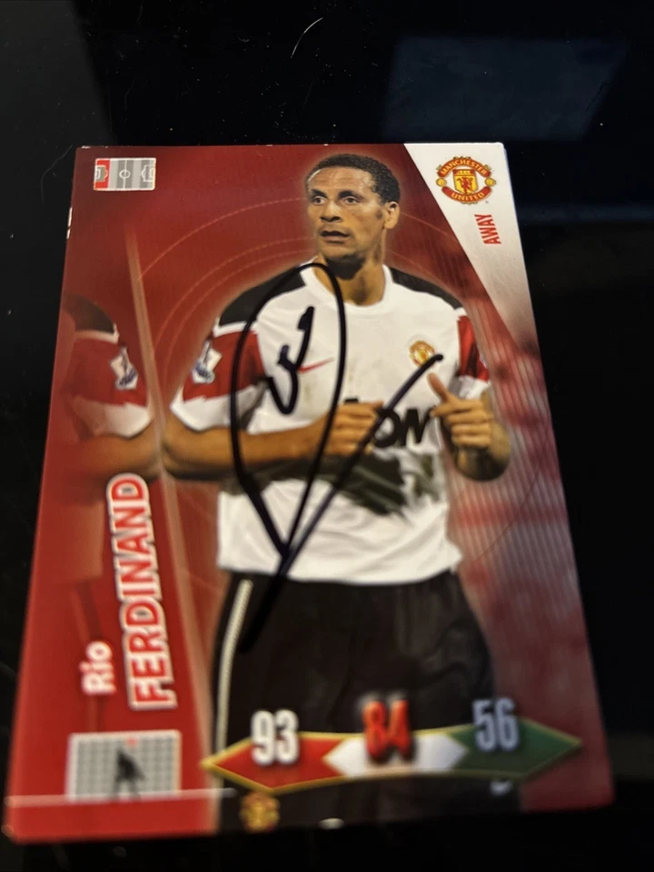 MATCH ATTAX RIO FERDINAND MANCHESTER UNITED SIGNED - Image 1 of 1