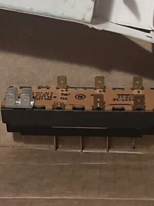 INTERRUPTOR DE BOTÓN Friedrich 60607313 GE aire acondicionado repuestos ASP4437-36 usado - Imagen 1 de 5