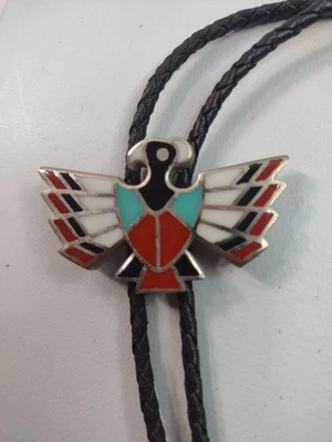 Corbata Bolo de Metal Vintage, Águila Pájaro Thunderbird Plateada, Diseño Esmalte Nativo Foto 1 de 4