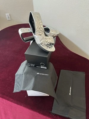 Lujoso vestido mula/sandalias en plata Foto 1 de 4