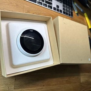 Google Nest Learning Thermostat Programmable 3rd Gen Very Good - Picture 1 of 5