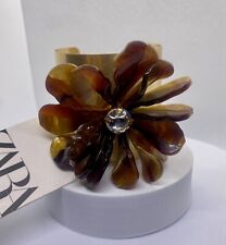 New with Tags Zara Brushed Gold & Tortoiseshell Resin Flower Cuff Bracelet
