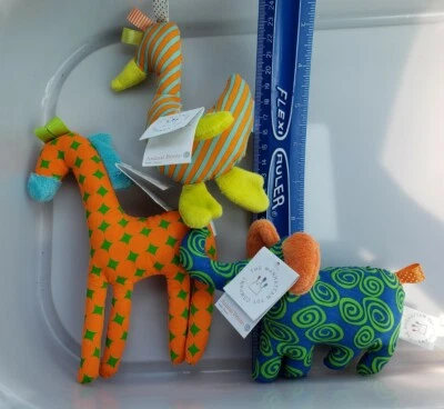 Новый набор из 3 игрушек Manhattan «Животные отпечатки» погремушки жираф синий слон и гусь - Изображение 1 из 4