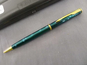 PARKER NEW PEN MADE USA CODED "IY" LOOKS TO BE AN "INSIGNIA" GREEN/GOLD + CASE - Picture 1 of 5