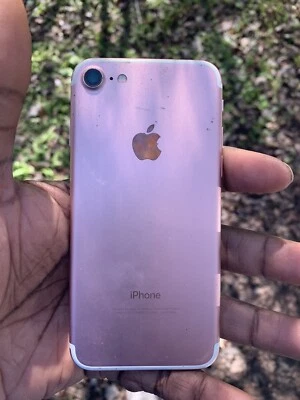 Apple iPhone 7 - 32GB - Rose Gold (Straight Talk) A1660 (CDMA + GSM) - Image 1 of 3