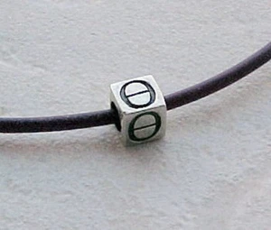 Griechische Buchstabenperlen: Mittelgroß 6,8 mm Sterlingsilber Griechischer Buchstabe Würfel Charms - Bild 1 von 20