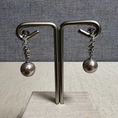 Brincos de argola tom prata pérola rosada Kate Spade - Imagem 1 de 4