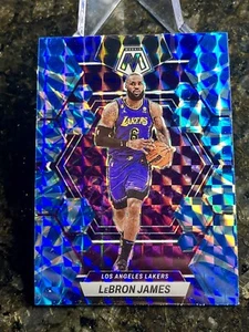 Mosaïque Panini 2022-23 LeBron James #98 bleu Prizm - Photo 1/2
