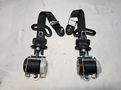 2013 - 2020 Nissan Pathfinder Rear 3rd Row Seat Belt Retractors (OEM) Black Foto 1 de 4