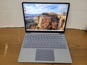 Microsoft Surface Laptop Go 1943 12,4" TOUCH i5-1035G1 1 GHz 8 Go 128 Go - Photo 1/9