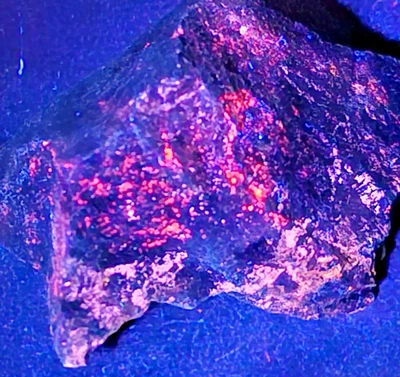 JOHNBAUMITA fluorescente de la mina Jakobsberg en Suecia 298 g Foto 1 de 4