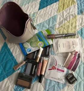 Make up Bag Filled with Beauty Products All NEW Beauty Things in bag see pics - Picture 1 of 10
