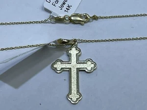 14k Yellow Gold Cross Pendant with Complementary Chain Necklace 18 Inches - Picture 1 of 4