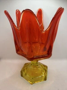 1970s Viking Glass Amberina Epic High Column Ribbed Swung Handkerchief Vase 7305 - Picture 1 of 3