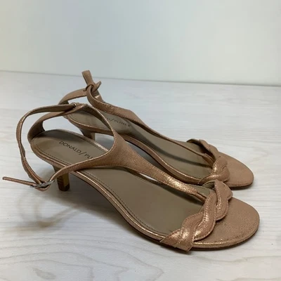 Donald J Pliner 露跟小猫高跟鞋金属粉色皮革意大利 9M 最小 — 第 1/4 张图片