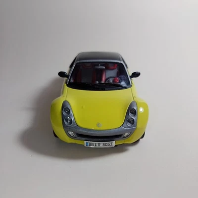 Smart Roadster 1/24 Burago Diecast Modellino Auto Bburago Made In Italy  - Immagine 1 di 4
