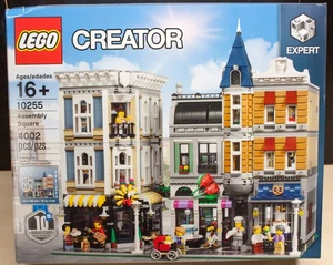 LEGO Creator Expert Assembly Square (10255) Neu versiegelter Karton - Bild 1 von 15