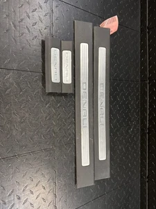 2008 GMC Yukon 4 Piece Silver Denali Scuff Pad Door Sill Set x4 - Bild 1 von 6