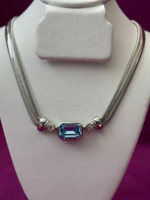 迪奥(签名)蓝色 TOPAZ 矩形水晶银色项链 — 第 1/4 张图片