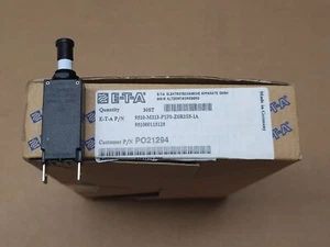 (Cantidad = 1) Disyuntor de montaje en panel 9510-M213-P1F0-Z0R2S5-1A ETA, 1A 5VAC, - Imagen 1 de 4