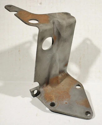 1957 E1959 Chevrolet, Corvette Fuel Injection Fuel Meter, Mounting Bracket  Foto 1 de 4