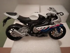 Maisto 1/12 Scale BMW Motorcycle S1000 RR - Picture 1 of 6