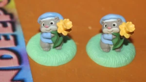 Estatuillas vintage de 2 piezas de ratón con flor Merry Miniatures 1993 con sello - Imagen 1 de 2