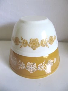PYREX BUTTERFLY GOLD THICK MIXING BOWLS 402 1 1/2 QT & 403 2 1/2 QT - Picture 1 of 4