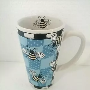 Tazza da caffè Bug Me di Alicia Tormey Designs Bumble Bee blu/bianco/nero. 16 oz - Foto 1 di 12