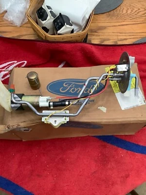 Unidad de envío de tanque delantero y bomba Ford Ranger 1985-88 E9TZ-9H307-E nuevo de lote Foto 1 de 4