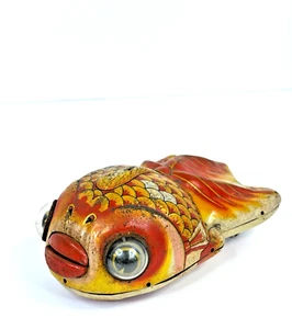 Vintage 1950's Japanese Yoshiya K.O. Japan Googly-Eyed Goldfish Wind-Up Tin Toy - Picture 1 of 4
