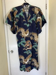 Bata kimono japonesa azul vintage SMITHSONIAN cinturón estampado dragón y grúa sin cinturón - Imagen 1 de 12