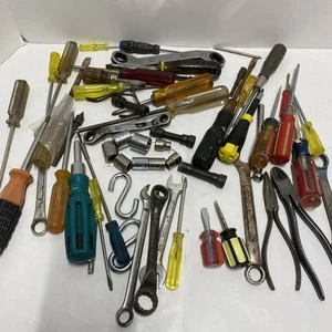 Miscellaneous Hand Tool Lot - Drivers And More - A Few Craftsman Sockets - Picture 1 of 9