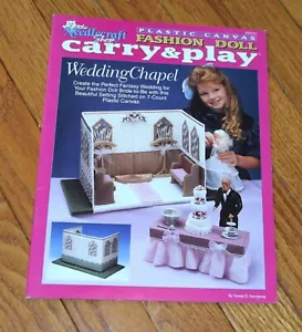 Vintage Kunststoff Leinwand Modepuppe Carry&Play Hochzeit Kapelle 923727 1990er *RAR* - Bild 1 von 2