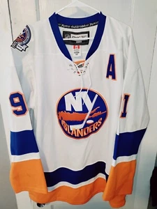 New York Islanders Hockey 40 Years Of Hockey Men's Size 52 Reebok Fight Strap - Picture 1 of 9