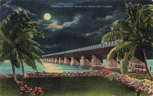 PIGEON KEY FL OVERSEAS HIGHWAY BY MOONLIGHT 1940 LINEN POSTCARD 100425 - Picture 1 of 2