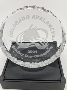LIMITED Colorado Avalanche Stanley Cup CHAMPIONS 2001 Waterford CRYSTAL NHL Puck - Picture 1 of 5