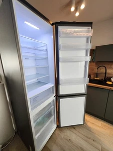 SAMSUNG Kühl-Gefrier Kombi, 390 L + 114 L, Antifrost, Black Edelstahl, Smart - Bild 1 von 7
