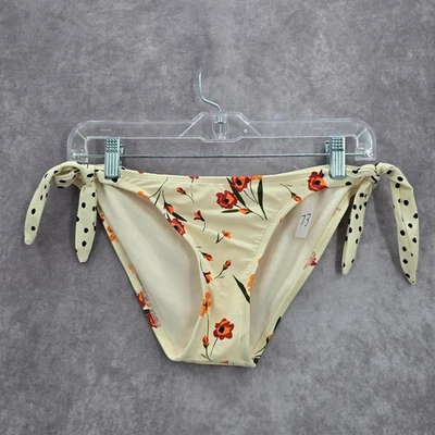 Xhilaration Crema Floral Lunares Corbata Bikini Parte Inferior Descarada Traje de Baño Mediano Foto 1 de 4
