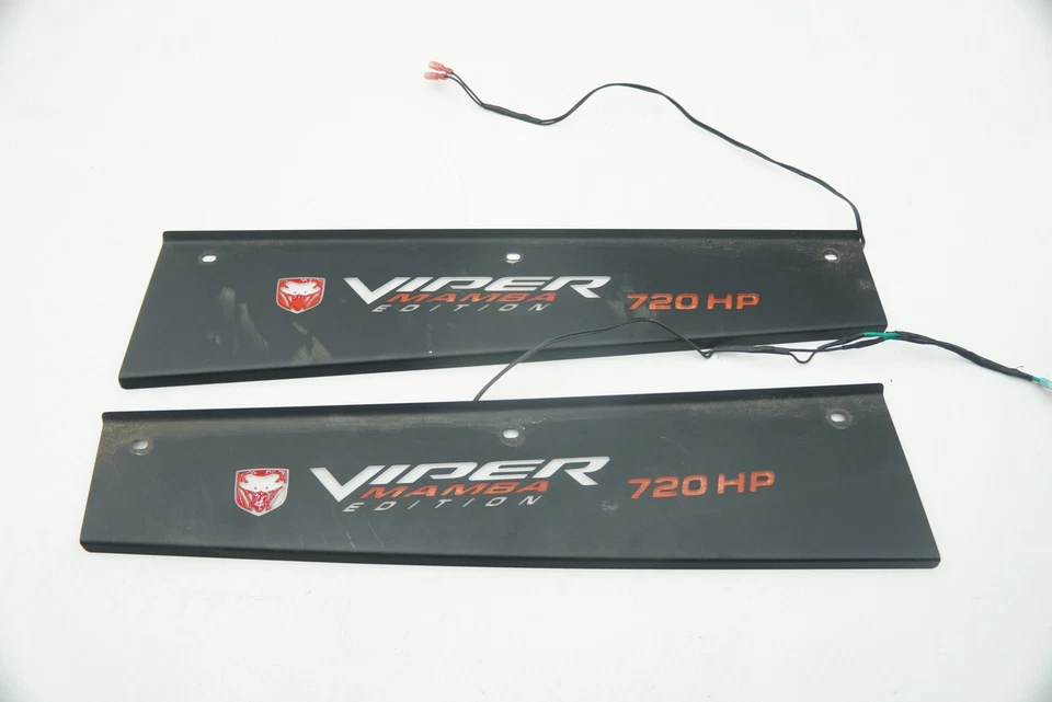 Juego de panel de cubierta de moldura iluminado placa rasguño umbral de puerta Dodge Viper edición Mamba Foto 1 de 4
