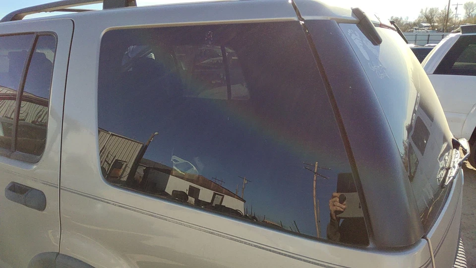 Оригинальное заднее стекло на четверть стекла левая сторона для Ford Explorer 2002-2010 годов выпуска - Изображение 1 из 1