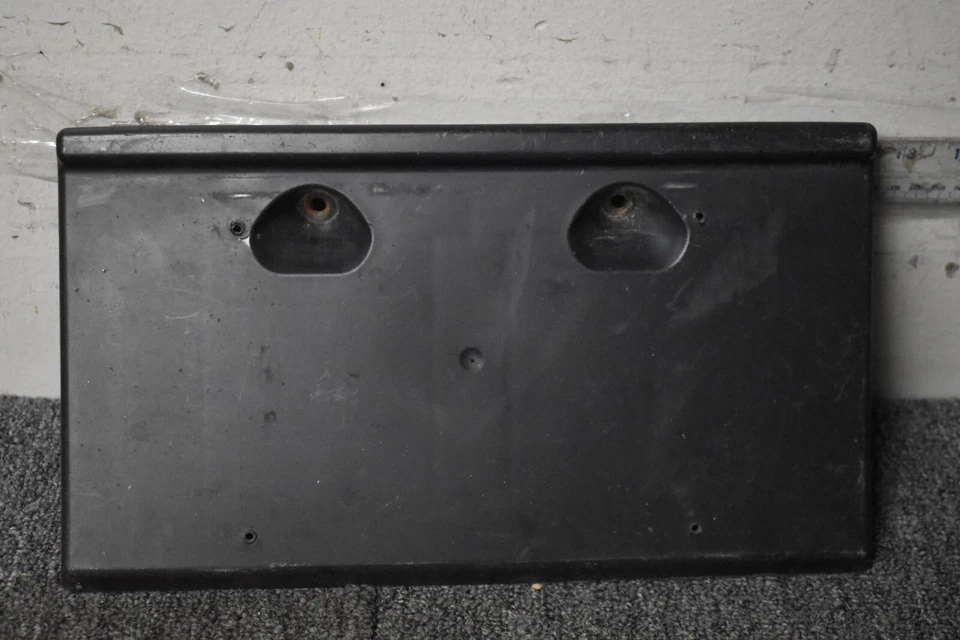 SOPORTE PLACA LICENCIA DELANTERA MASERATI FÁBRICA OEM Foto 1 de 4