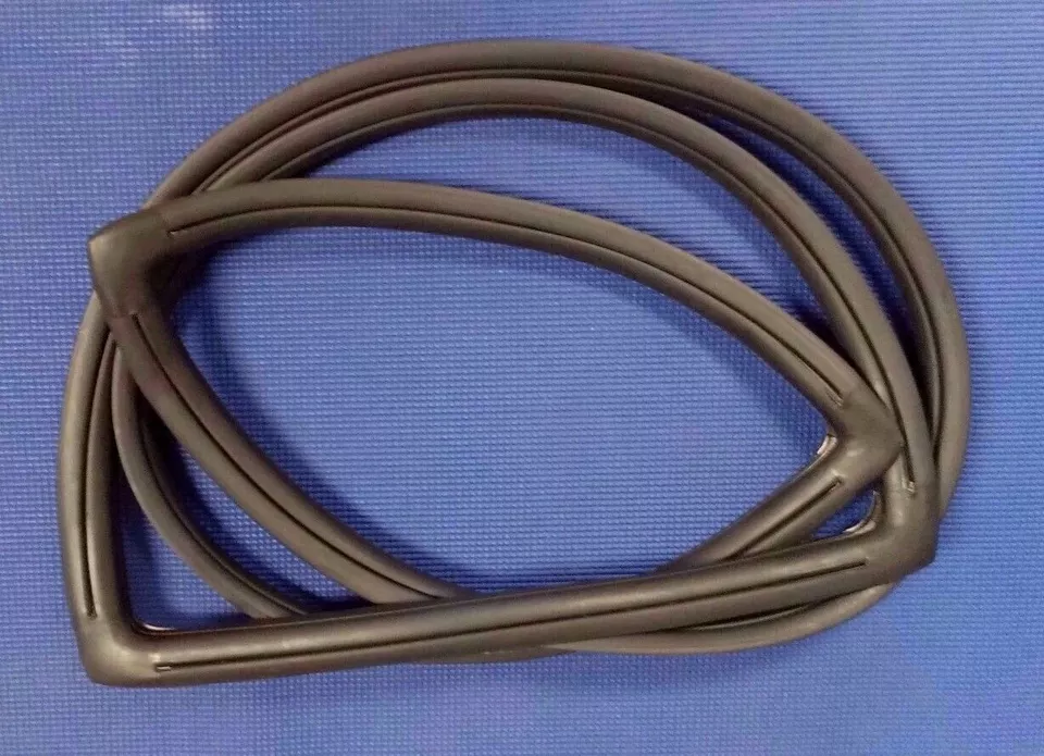 1960-1965 FORD FALCON 2/4DR SEDAN RANCHERO COMET WINDSHIELD RUBBER SEAL GASKET - Image 1 of 1