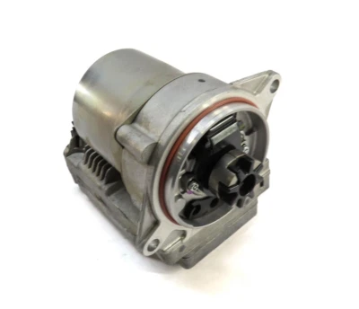 Mercedes CLA250 (C117) 2014-2015 deportivo - barra de cambios de dirección y motor de piñón Foto 1 de 4